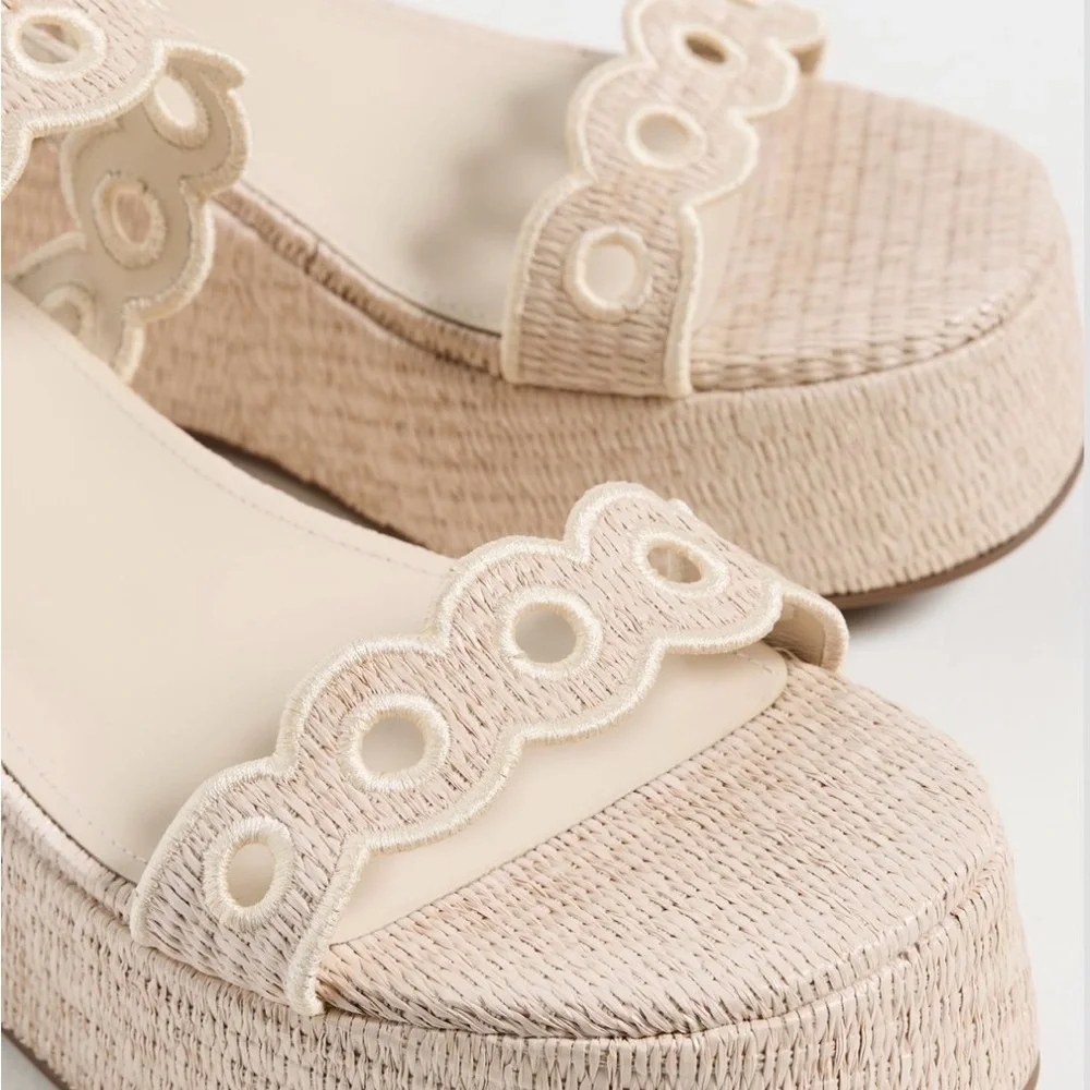 Larroudé
Florence Broderie Flatforms Platform Sandals size 10 NWOT - Picture 4 of 5